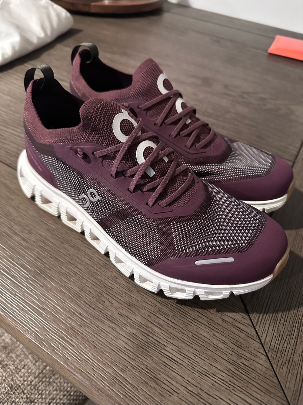 On Clouds Women's Burgundy and White Cloud Versa Sneakers - Picture 2 of 7